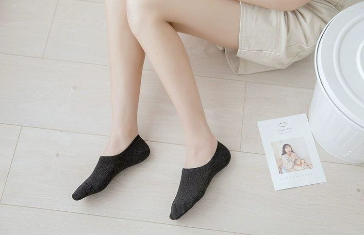 Women's Dark Cotton Boat Socks - HANBUN